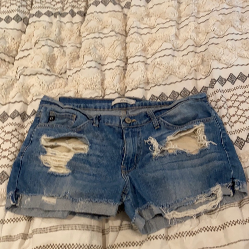KanCan distressed shorts. Sz 28. Worn once